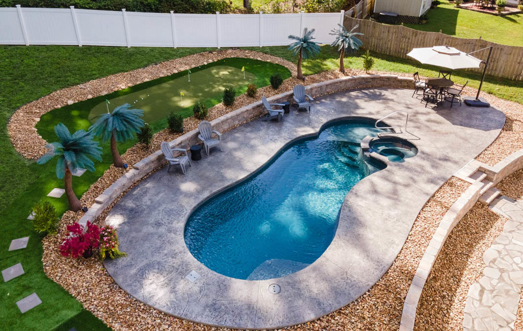 Featured Pool – Johnson City With Putting Green and Palm Trees